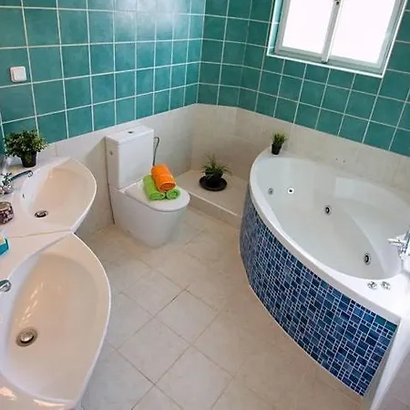 Private House With Sauna, Jacuzzi And Hawaiian Hothouse Villa *