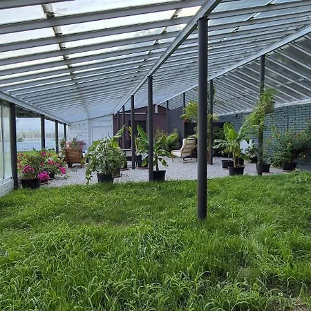 فيلة Private House With Sauna, Jacuzzi And Hawaiian Hothouse Velvary