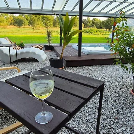 Private House With Sauna, Jacuzzi And Hawaiian Hothouse Villa Velvary