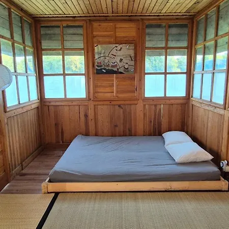 Private House With Sauna, Jacuzzi And Hawaiian Hothouse Velvary