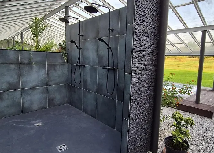 فيلة Private House With Sauna, Jacuzzi And Hawaiian Hothouse Velvary