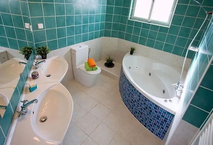 Private House With Sauna, Jacuzzi And Hawaiian Hothouse فيلة *